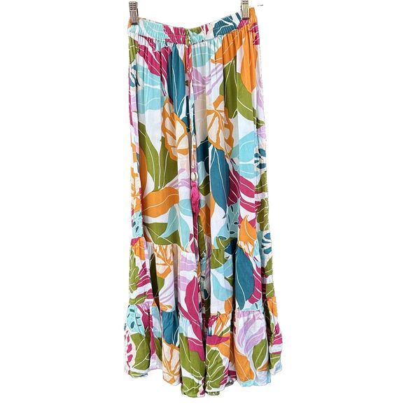 True Destinations Crop Wide Ruffle Leg Pants Size Medium Tropical Print Pull On - Picture 1 of 13
